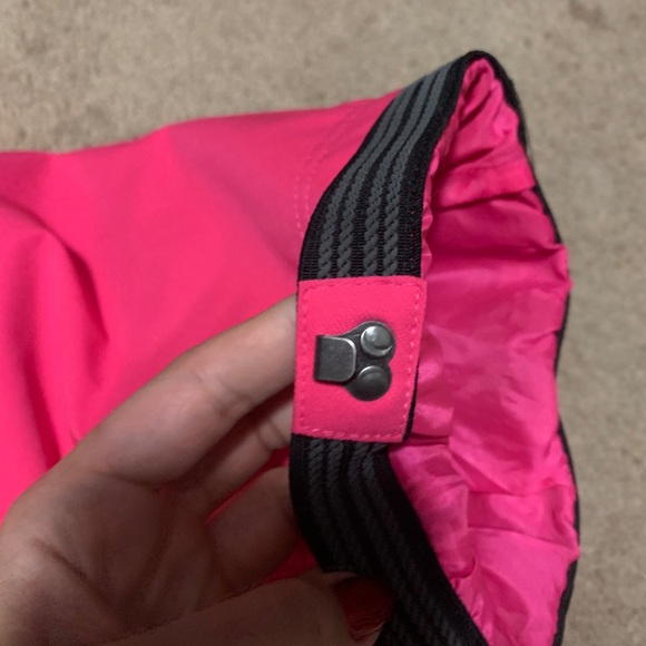 Snowpants - Picture 3 of 9